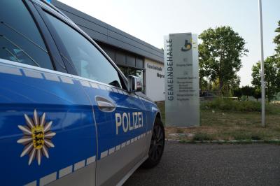 Zigarettenrauch loest Brandmeldeanlage in der Gemeindehalle in Benningen aus